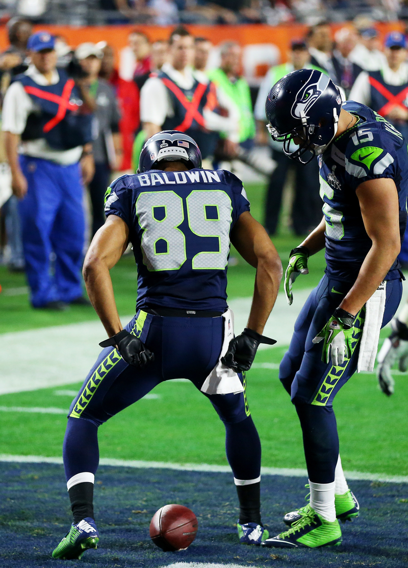 Illustration for article titled NBC Cut Away From Doug Baldwin's Wonderfully Vulgar TD Celebration